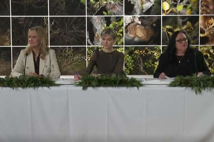 Nýja ríkisstjórnin kynnt: „Hér erum við mjög stoltar konur“
