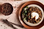 Meinhollur linsubaunaréttur með eggi