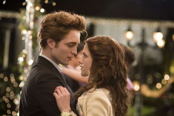 Ný bók í Twilight-bókaflokknum: Miðnætursól er saga Edwards