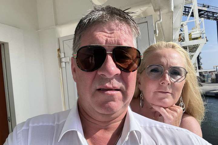 Hjónin enn föst á skemmtiferðaskipinu: „Sjálfboðaliðar eru að gefa fleiri sýni og krossum putta“