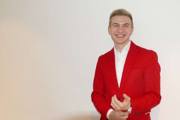 Ari Ólafsson – Aðalleikarinn sem sofnaði á sviðinu í Þjóðleikhúsinu