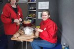 Frú Ragnheiður ánægð með matargjafir