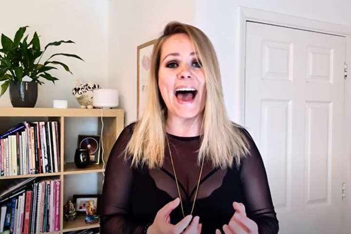 Ábreiða íslenskrar söngkonu af laginu Húsavík slær í gegn: „Maður roðnar bara“