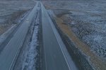 Vöruflutningabíll fauk útaf á Reykjanesbrautinni