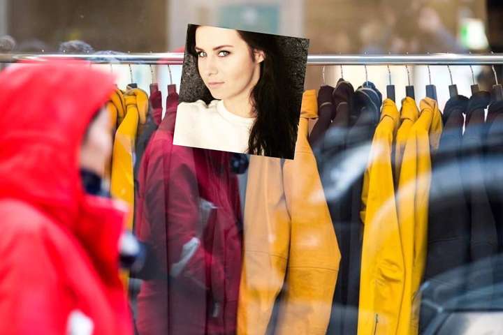 Karlotta Lind tvisvar sökuð um þjófnað í sömu verslun: „Í þetta sinn berháttuð í miðri búðinni“