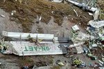 Fundu vélina í fjallshlíð – Fjórtán látnir og átta enn saknað