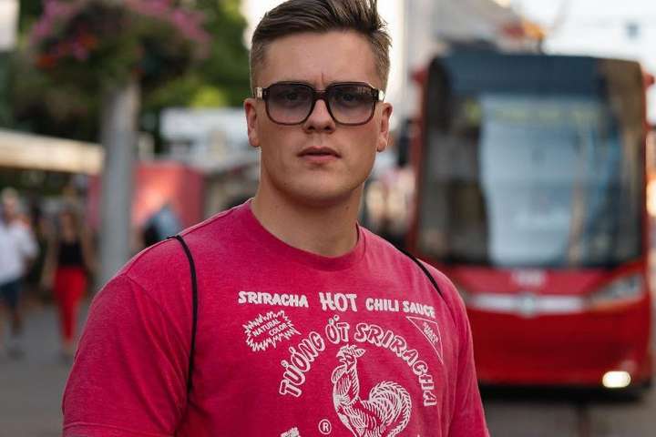 Aron Mola og Bríet á sjóðheitri pottamynd – Ekki fyrir viðkvæma!