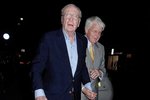 Vinirnir Michael Caine og Ólafur Ragnar fóru hönd í hönd út að borða