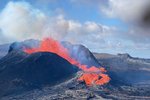 Sigurður á spariskónum að eldgosinu – MYNDIR – Gífurlegar breytingar í Geldingadölum