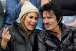Sléttuúlfur rændi tík Tommy Lee – MYNDBAND