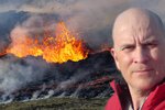 Hörð gagnrýni á lögreglu vegna leiðavals að eldgosinu: Lögreglan lokar Keilisvegi með steinklumpum