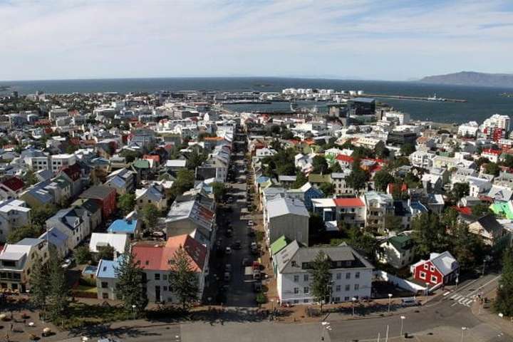 Fasteignamarkaðurinn kólnar – Ekki færri kaupsamningar í sjö ár