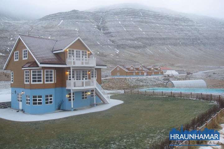 Bandarískur rithöfundur kaupir Laugaból: „Margir draumar sem við viljum láta verða að veruleika“