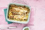 Gratíneraðar crépes-pönnukökur með sætum kartöflum, brokkólí og furuhnetum
