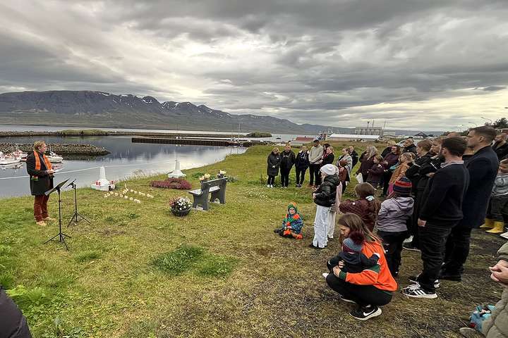 Styrktarsjóður í nafni Violetu Mitul stofnaður – Fjölmennt á minningarathöfnina á Vopnafirði