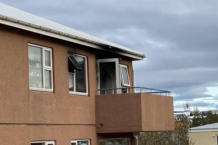 Sigfús var vakandi þegar kviknaði í næstu íbúð: „Hún vildi stökkva fram af svölunum“