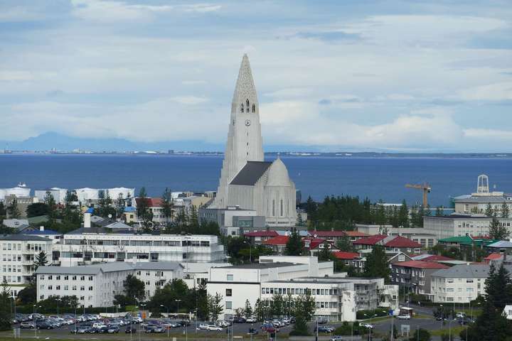 64% nýrra íbúða óseldar