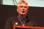 Segir þingið ræða áfengi í búðir „tímunum saman“ en keyra frumvarp um þungunarrof í gegn